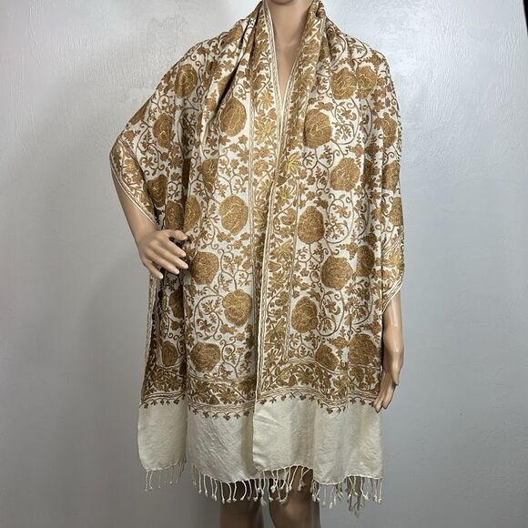 Elegant Gold And Cream Floral Pattern Fringe Trim Shawl - Picture 2 of 4